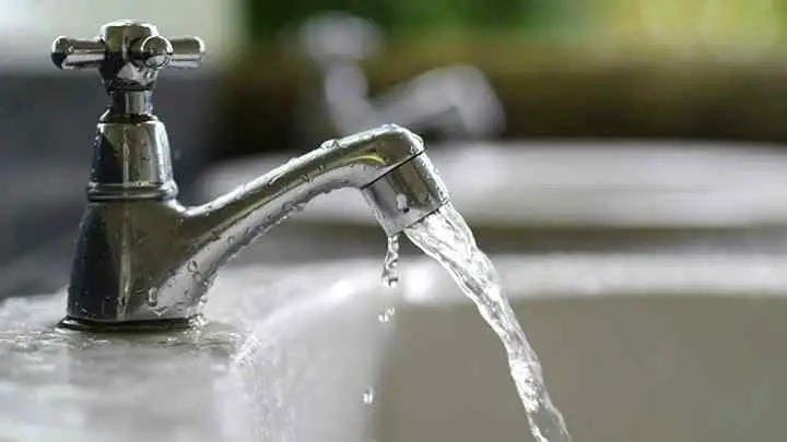 difference between a faucet and spigot