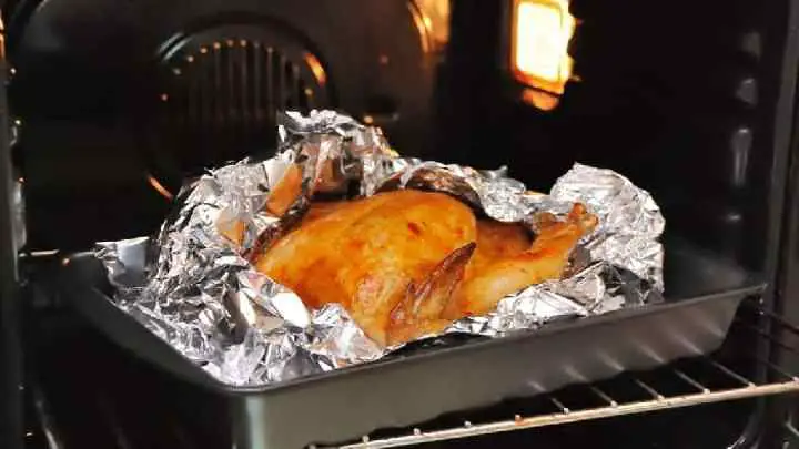 can-you-put-aluminum-foil-in-the-microwave-cheffist