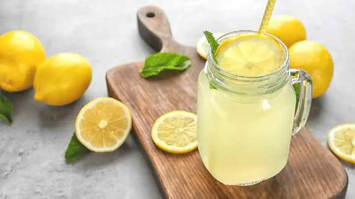 does lemon juice go bad - cheffist