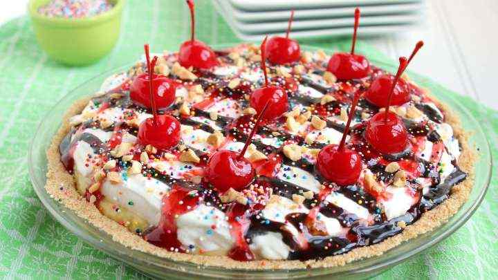 Banana-Split-Pie-Can-You-Bake-Premade-Graham-Cracker-Crust-cheffist.jpg