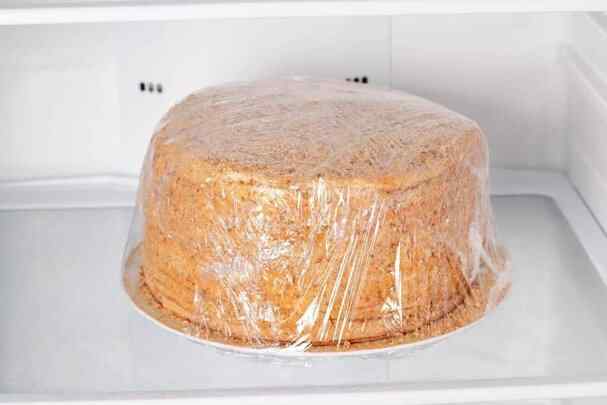 how long can you keep a cake in the fridge