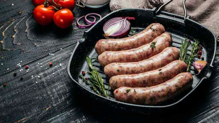 how to cook brats in the oven - cheffist