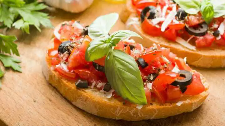 what to eat with bruschetta