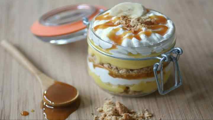 Banana caramel cream dessert