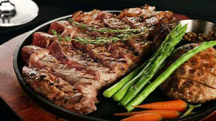 do ribeye steak have a bone - cheffist