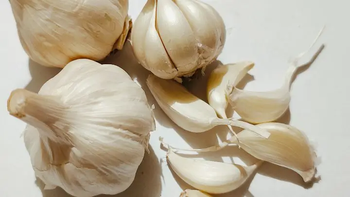 how many tablespoons is 8 cloves of garlic