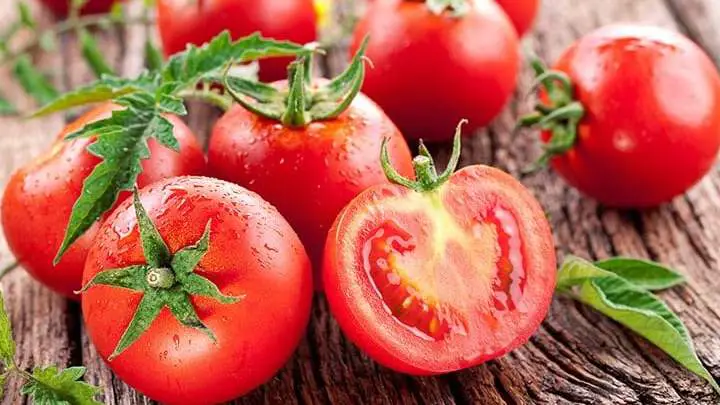 What do tomatoes taste like