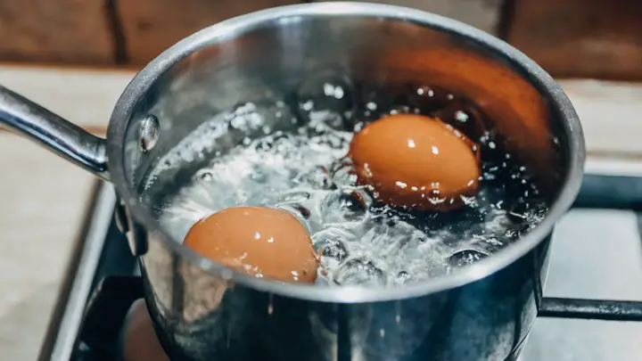 can you boil eggs too long - cheffist