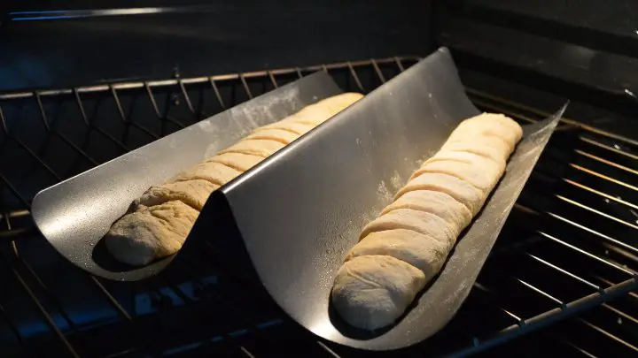 french-bread-in-the-oven-cheffist.jpg