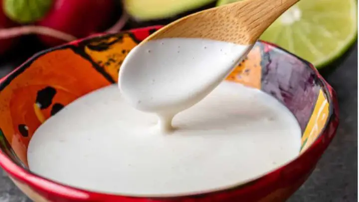 Crema vs Sour Cream - Cheffist