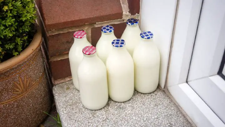 bottles of milk at a doorstep - cheffist