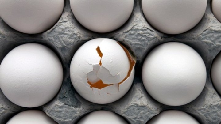 how-long-does-cracked-eggs-last-in-the-fridge-cheffist.jpg