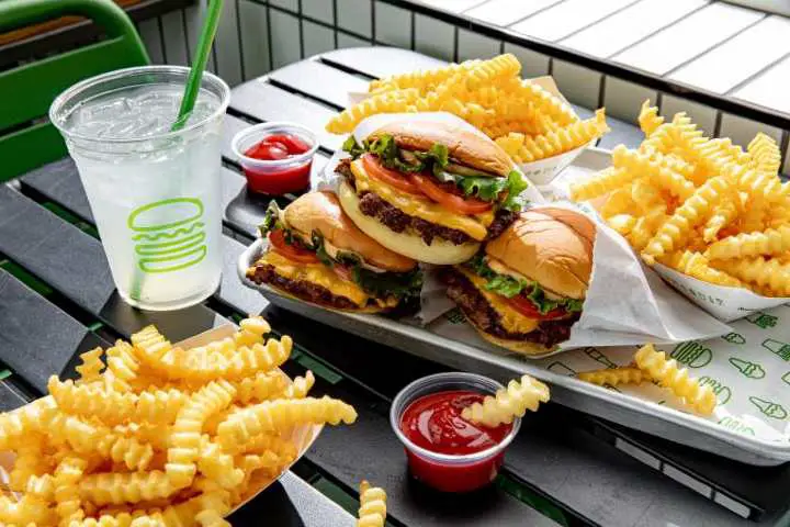 what to eat at shake shack - cheffist